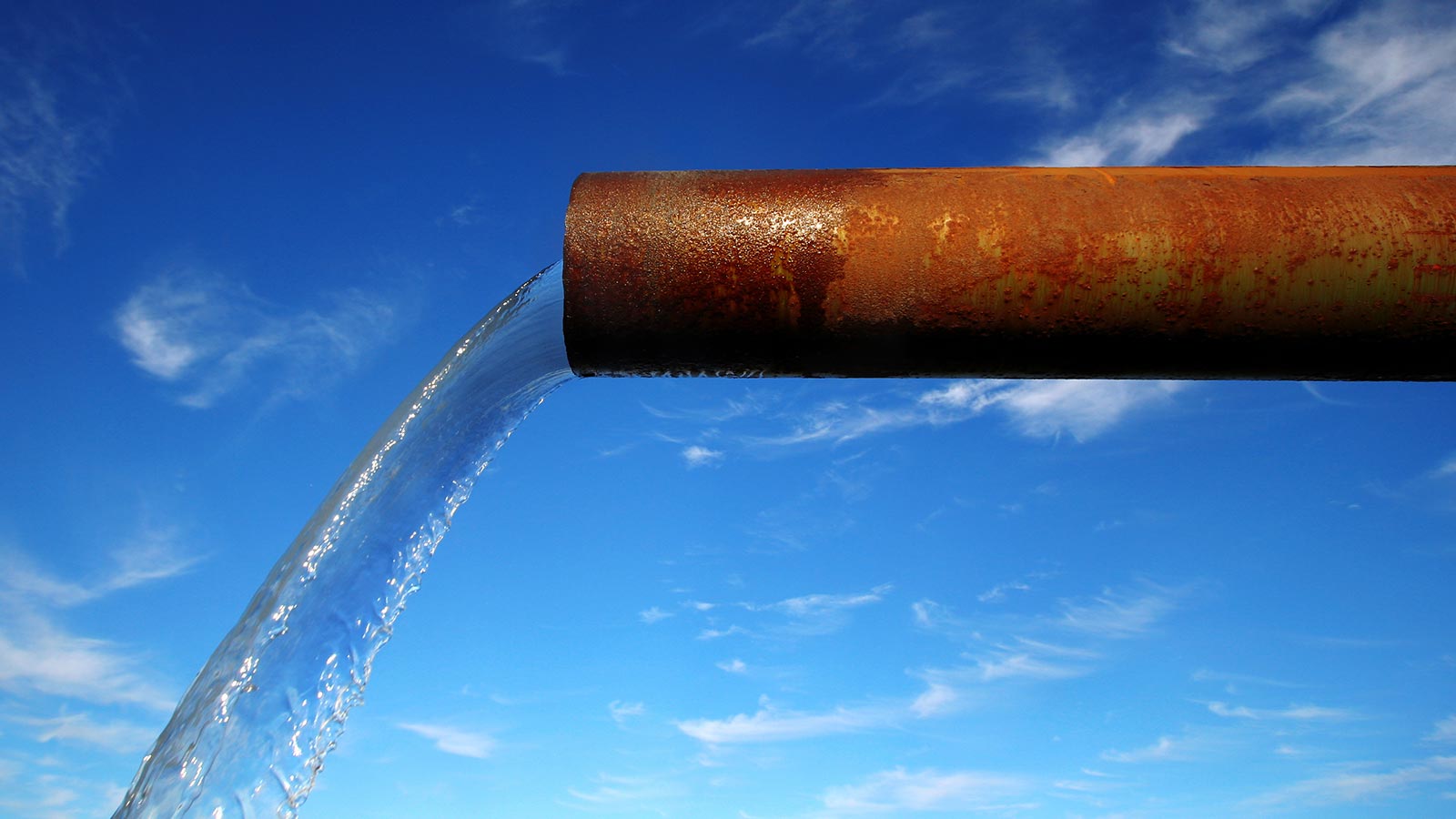 agua contaminada manantial